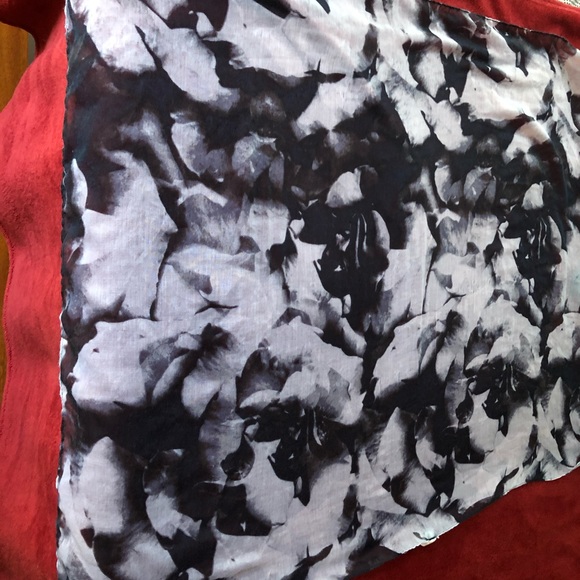 Scarf - Picture 2 of 4